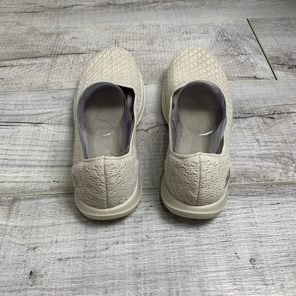 Skechers Womens Cream GOGA MAX Slip On Sneaker Size 9.5 Gen 5 Knit NEW - Picture 5 of 10